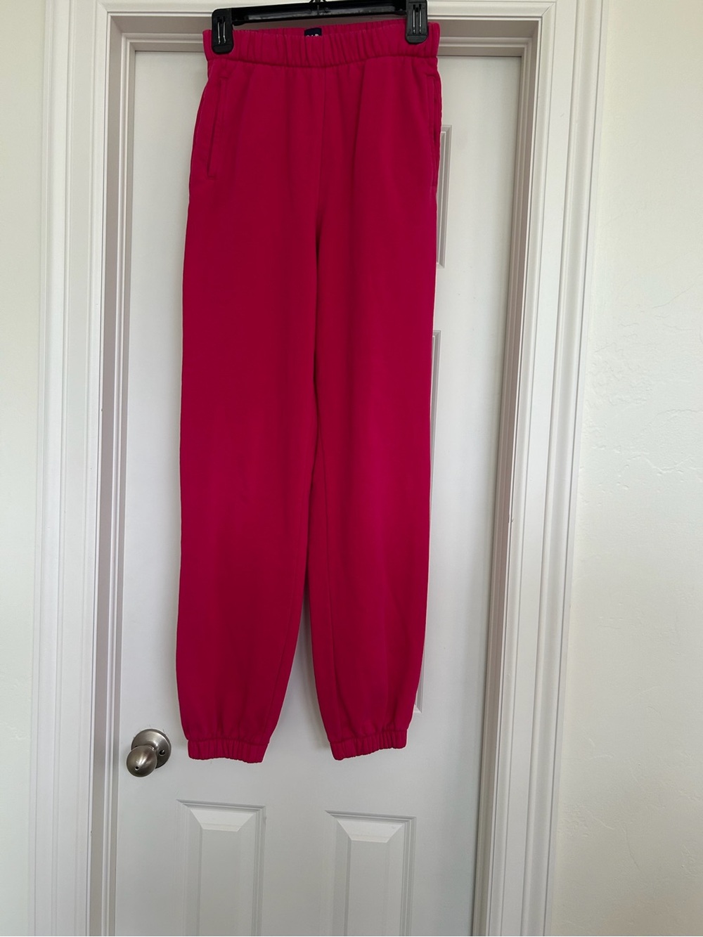 GAP Bright Fuchsia Women’s Jogger Sweatpants - size small tall